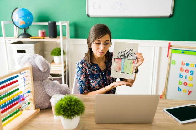Teach and Earn: A Beginner’s Guide to Online Tutoring Teach and Earn: A Beginner’s Guide to Online Tutoring